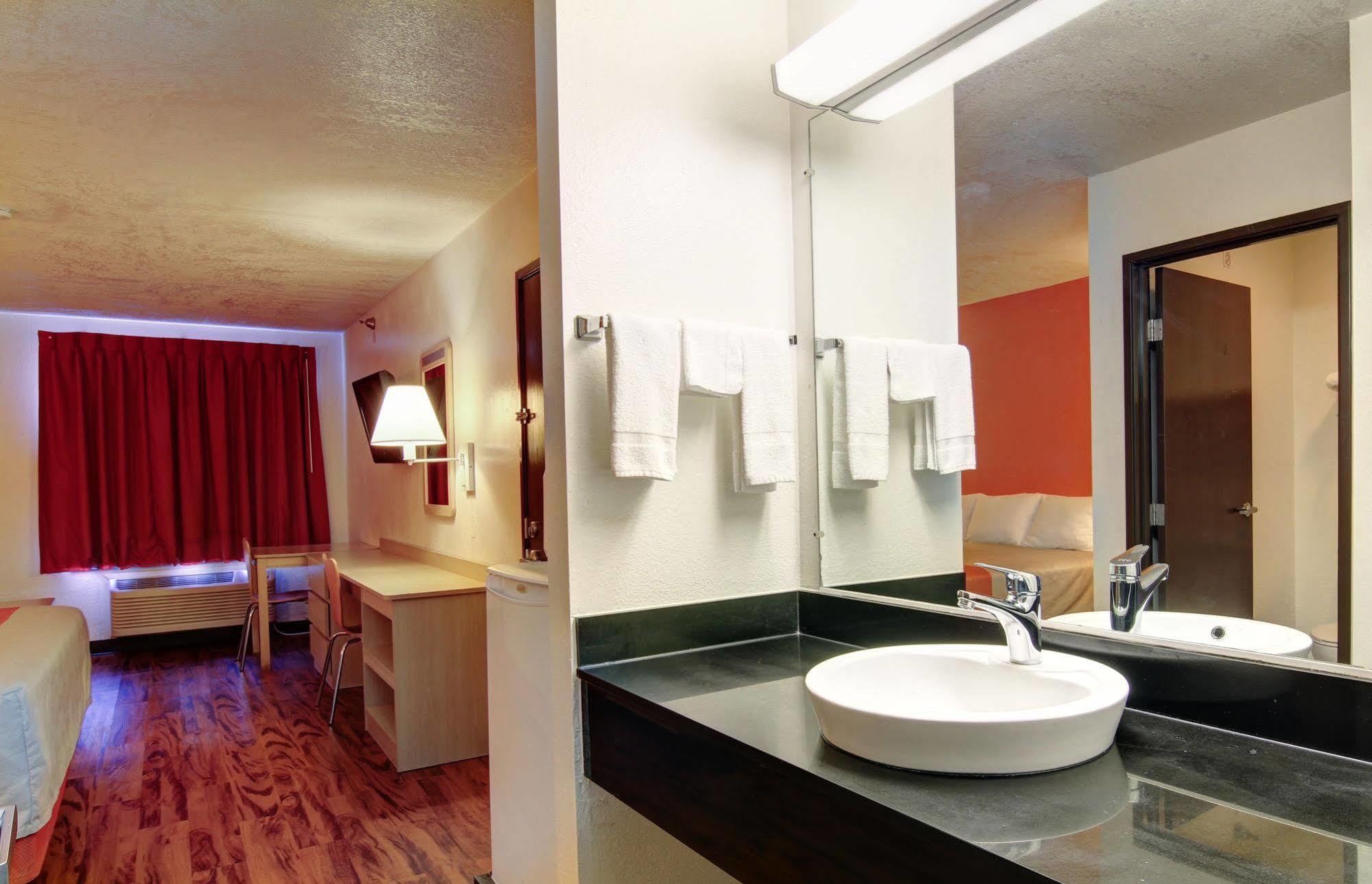 Motel 6-Columbia, Mo - East Eksteriør bilde